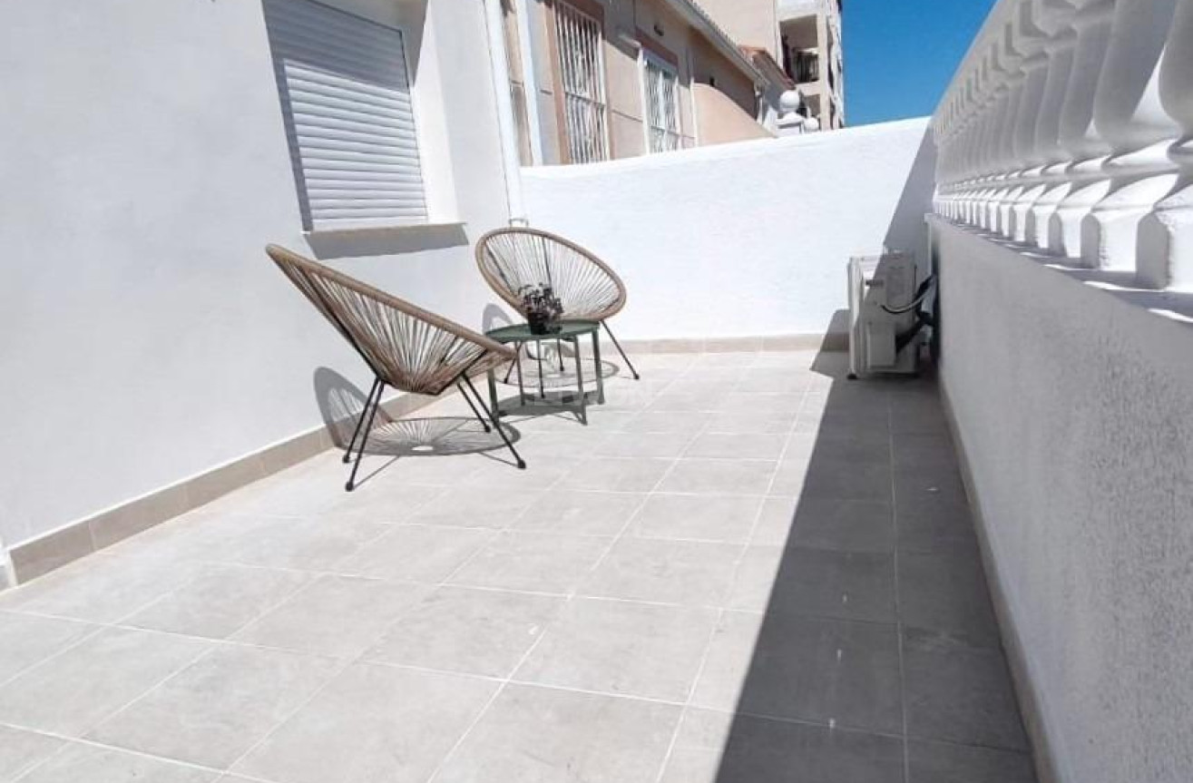 Odsprzedaż - Kamienica - Torrevieja - Sector 25