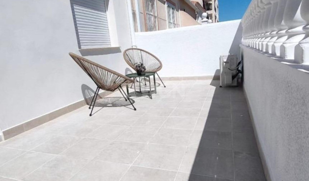 Odsprzedaż - Kamienica - Torrevieja - Sector 25