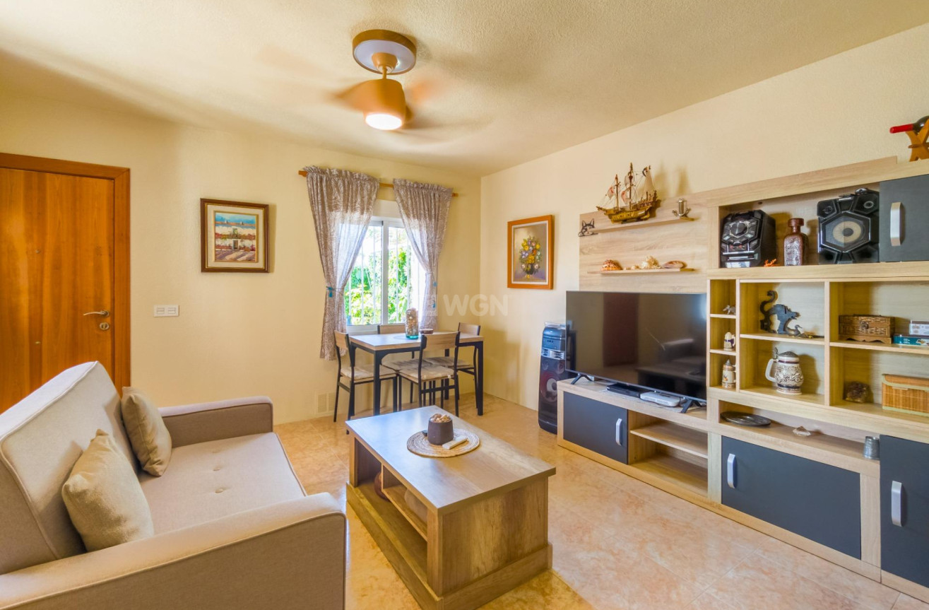 Odsprzedaż - Kamienica - Torrevieja - Nueva Torrevieja