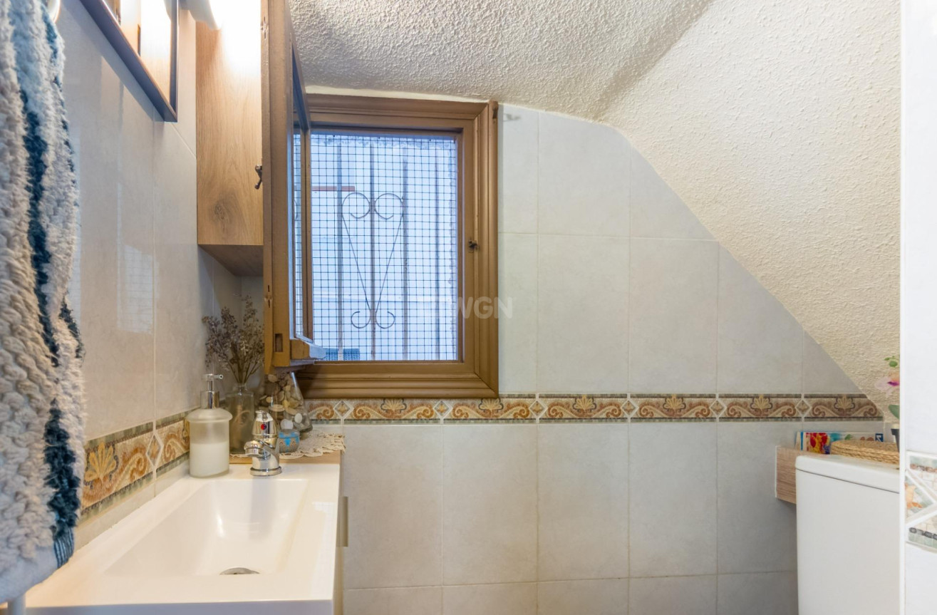 Odsprzedaż - Kamienica - Torrevieja - Nueva Torrevieja