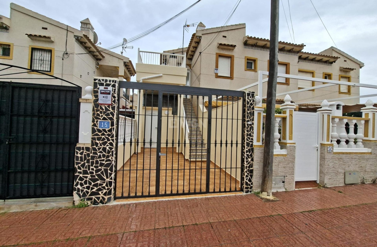 Odsprzedaż - Bungalow - Orihuela Costa - Punta Prima