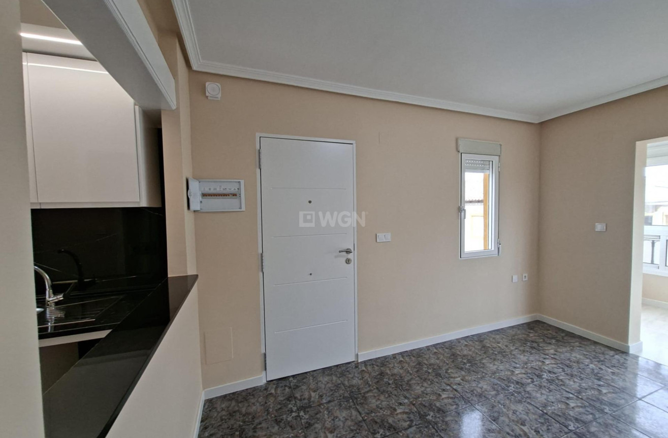 Odsprzedaż - Bungalow - Orihuela Costa - Punta Prima