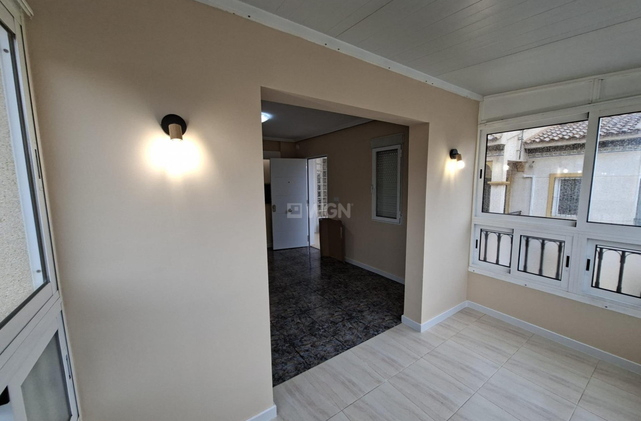 Odsprzedaż - Bungalow - Orihuela Costa - Punta Prima