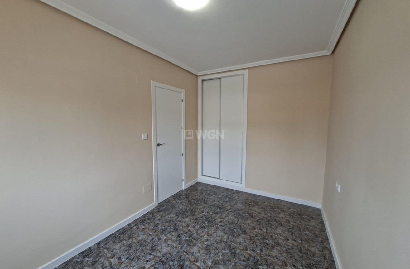 Odsprzedaż - Bungalow - Orihuela Costa - Punta Prima