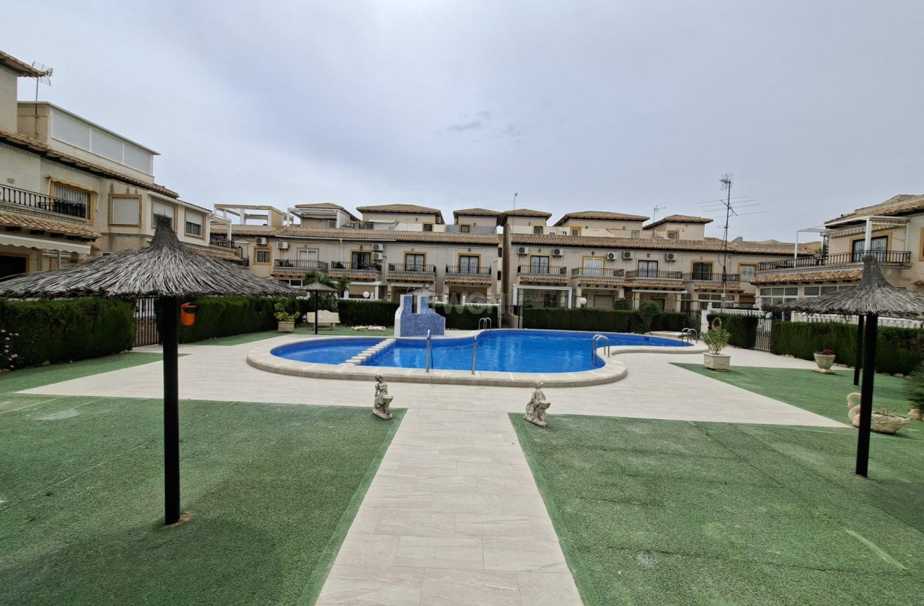 Odsprzedaż - Bungalow - Orihuela Costa - Punta Prima