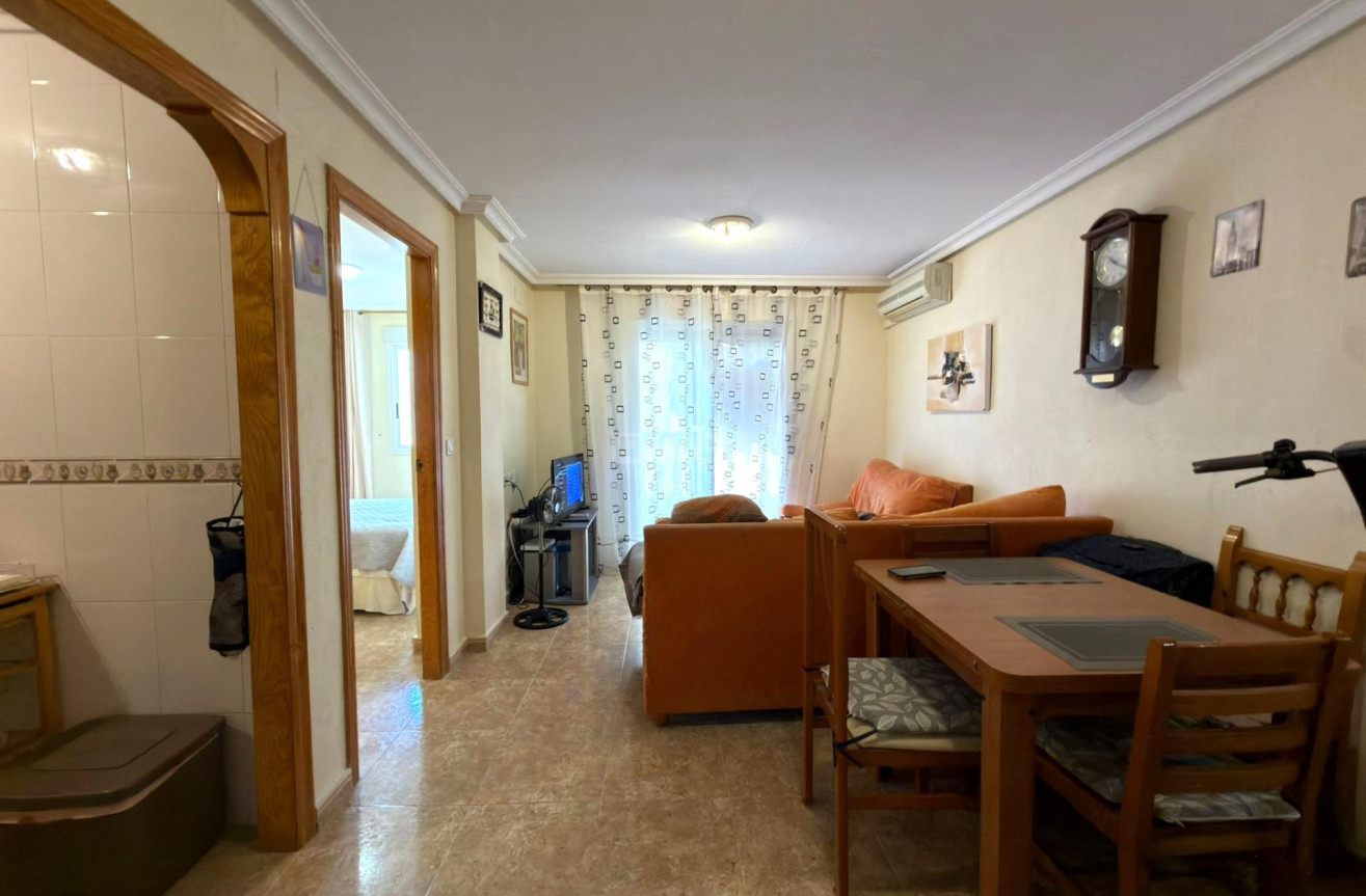Odsprzedaż - Mieszkanie w bloku - Torrevieja - Curva Del Palangre