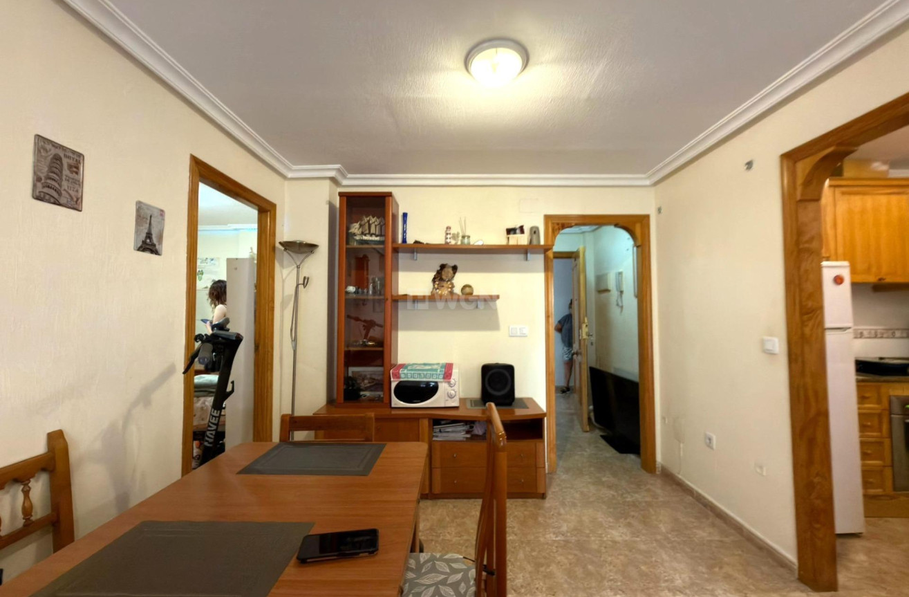 Odsprzedaż - Mieszkanie w bloku - Torrevieja - Curva Del Palangre