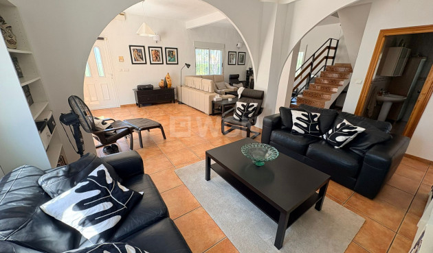 Odsprzedaż - Villa - Canadas De San Pedro - Inland