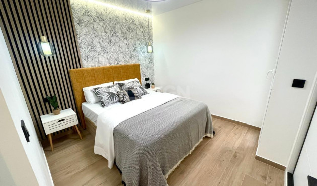 Odsprzedaż - Mieszkanie w bloku - Torrevieja - Acequion
