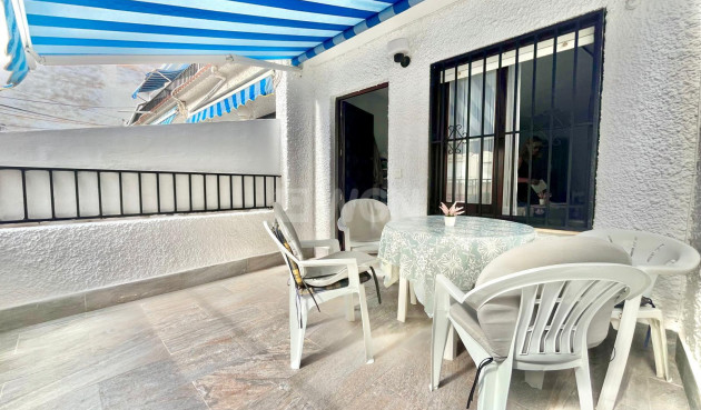Odsprzedaż - Mieszkanie w bloku - Torrevieja - Playa de los Locos
