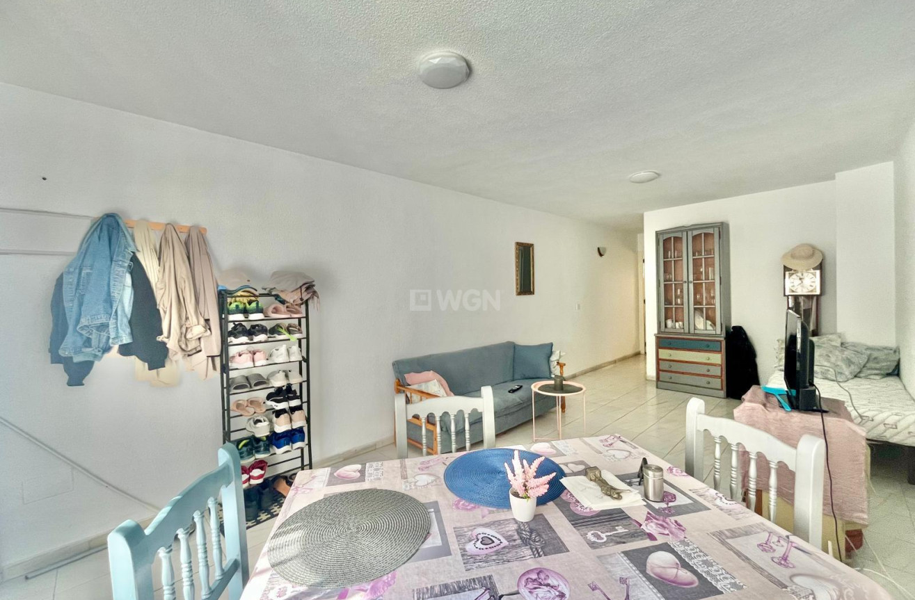 Odsprzedaż - Mieszkanie w bloku - Torrevieja - Playa de los Locos