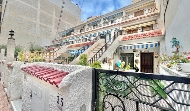 Odsprzedaż - Mieszkanie w bloku - Torrevieja - Playa de los Locos