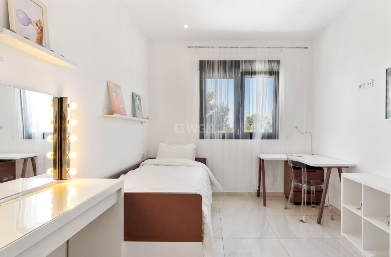 Odsprzedaż - Villa - Villamartin - Costa Blanca