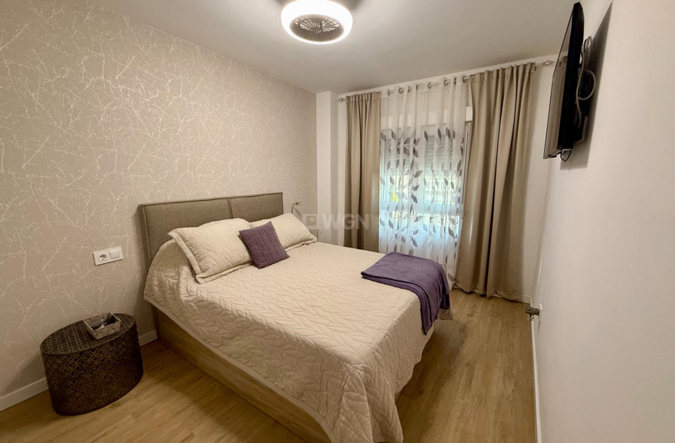 Odsprzedaż - Mieszkanie w bloku - Torrevieja - Centro
