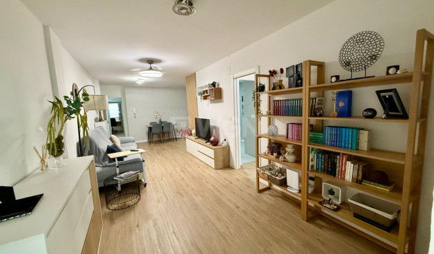 Odsprzedaż - Mieszkanie w bloku - Torrevieja - Centro