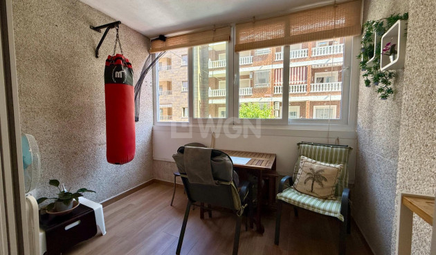 Odsprzedaż - Mieszkanie w bloku - Torrevieja - Centro