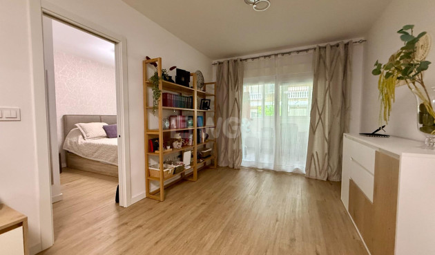 Odsprzedaż - Mieszkanie w bloku - Torrevieja - Centro