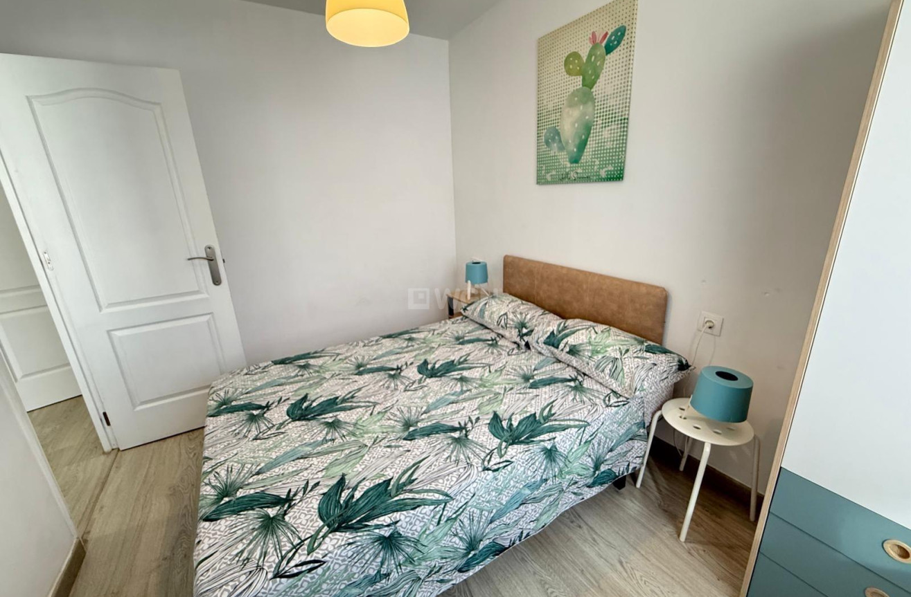 Odsprzedaż - Mieszkanie w bloku - Torrevieja - Playa del Cura