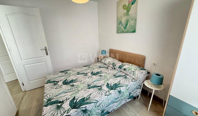 Odsprzedaż - Mieszkanie w bloku - Torrevieja - Playa del Cura