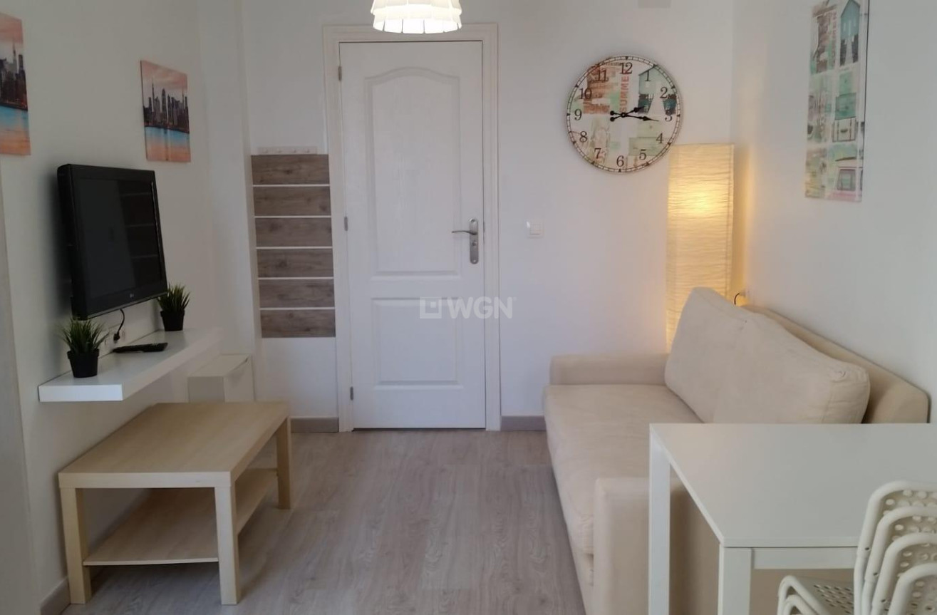 Odsprzedaż - Mieszkanie w bloku - Torrevieja - Playa del Cura