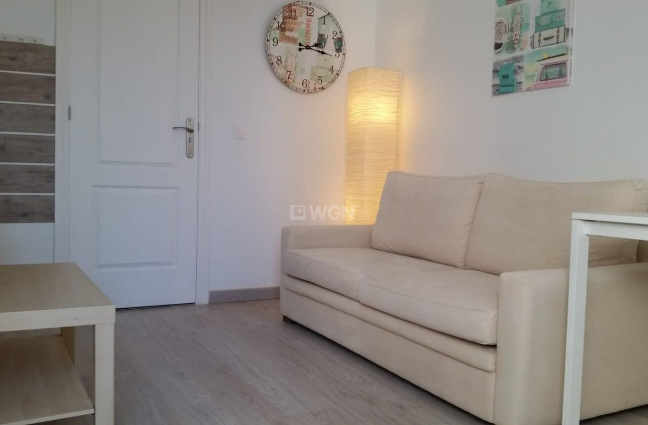 Odsprzedaż - Mieszkanie w bloku - Torrevieja - Playa del Cura