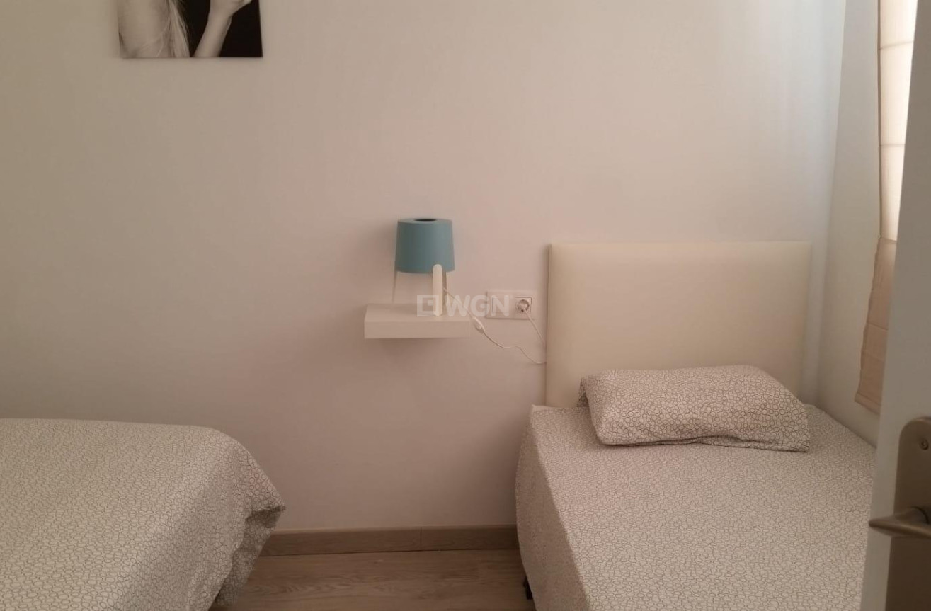 Odsprzedaż - Mieszkanie w bloku - Torrevieja - Playa del Cura