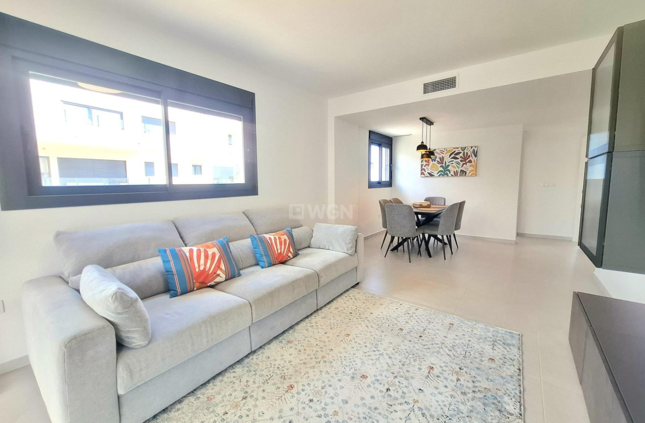 Odsprzedaż - Mieszkanie w bloku - Orihuela Costa - Villamartín