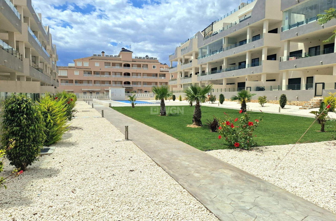 Odsprzedaż - Mieszkanie w bloku - Orihuela Costa - Villamartín