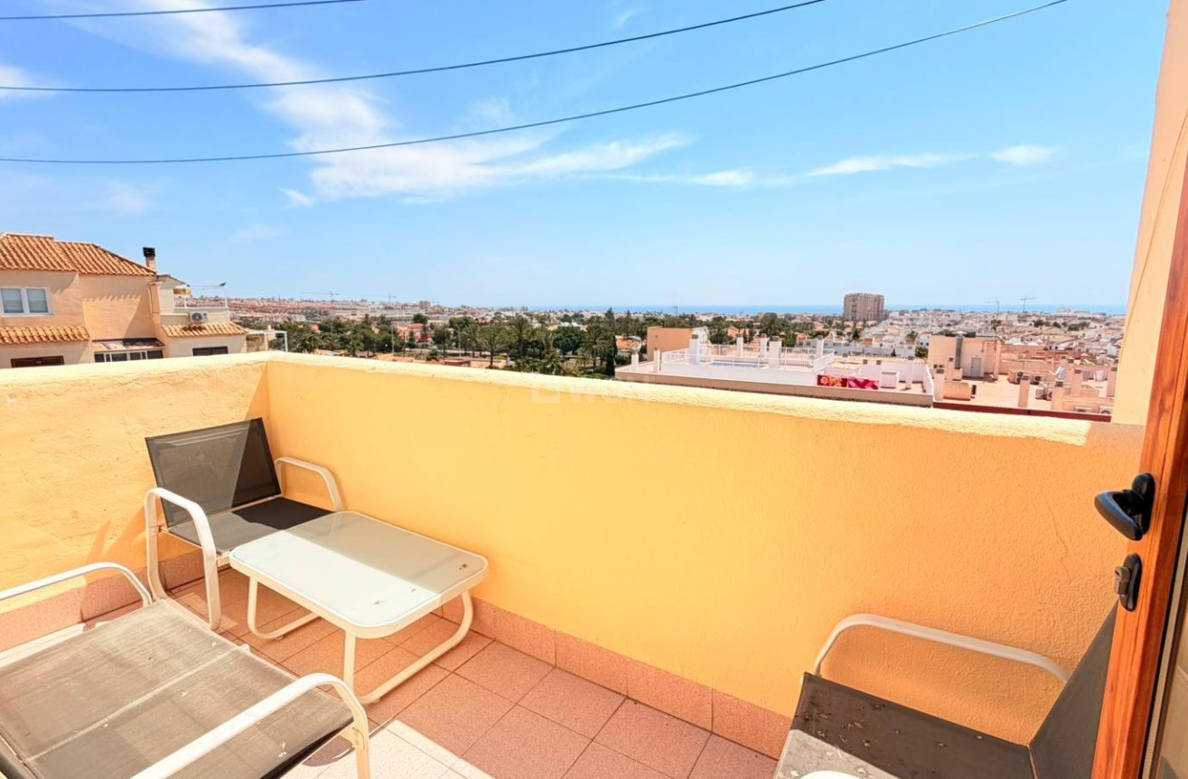 Odsprzedaż - Mieszkanie w bloku - Torrevieja - Nueva Torrevieja