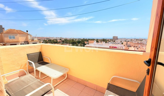 Odsprzedaż - Mieszkanie w bloku - Torrevieja - Nueva Torrevieja