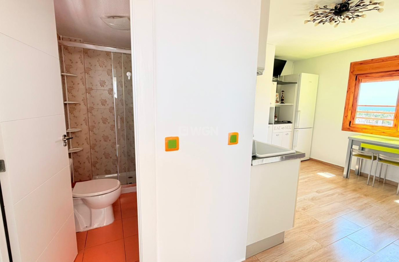 Odsprzedaż - Mieszkanie w bloku - Torrevieja - Nueva Torrevieja