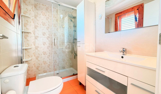 Odsprzedaż - Mieszkanie w bloku - Torrevieja - Nueva Torrevieja