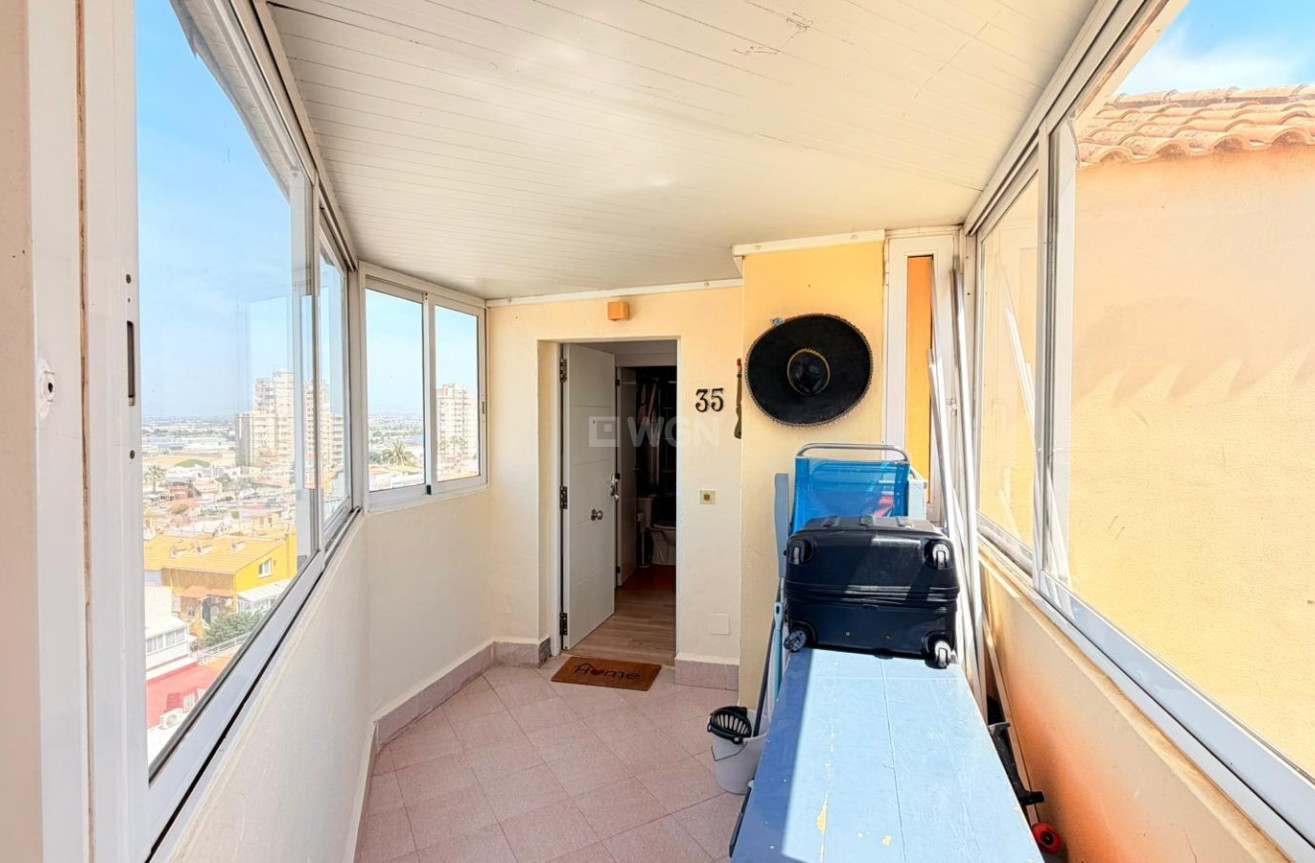 Odsprzedaż - Mieszkanie w bloku - Torrevieja - Nueva Torrevieja
