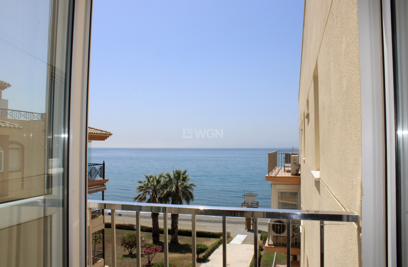 Resale - Apartment / flat - Torrox Costa - Costa del Sol