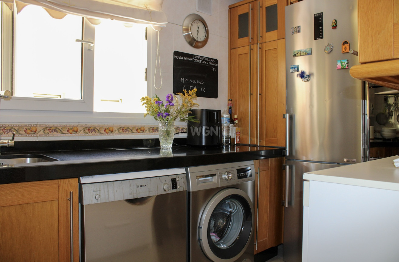 Resale - Apartment / flat - Torrox Costa - Costa del Sol