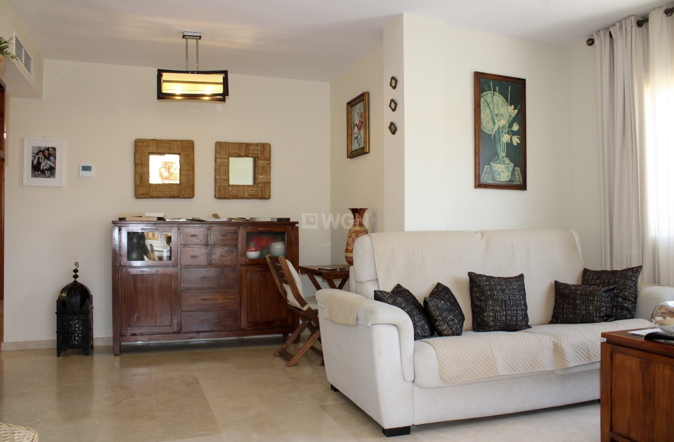 Resale - Apartment / flat - Torrox Costa - Costa del Sol