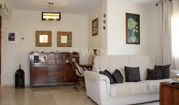 Resale - Apartment / flat - Torrox Costa - Costa del Sol