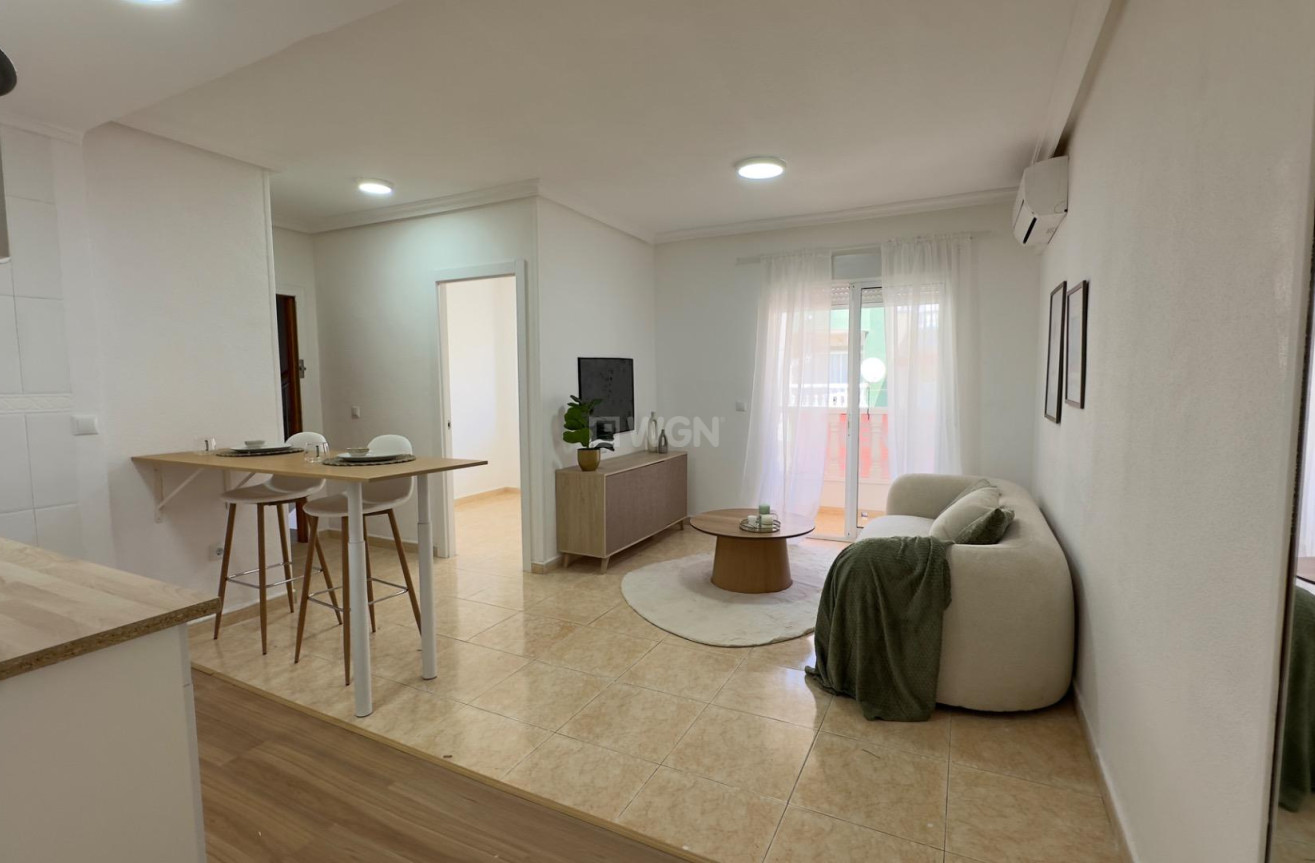 Reventa - Apartamento / piso - Torrevieja - Centro