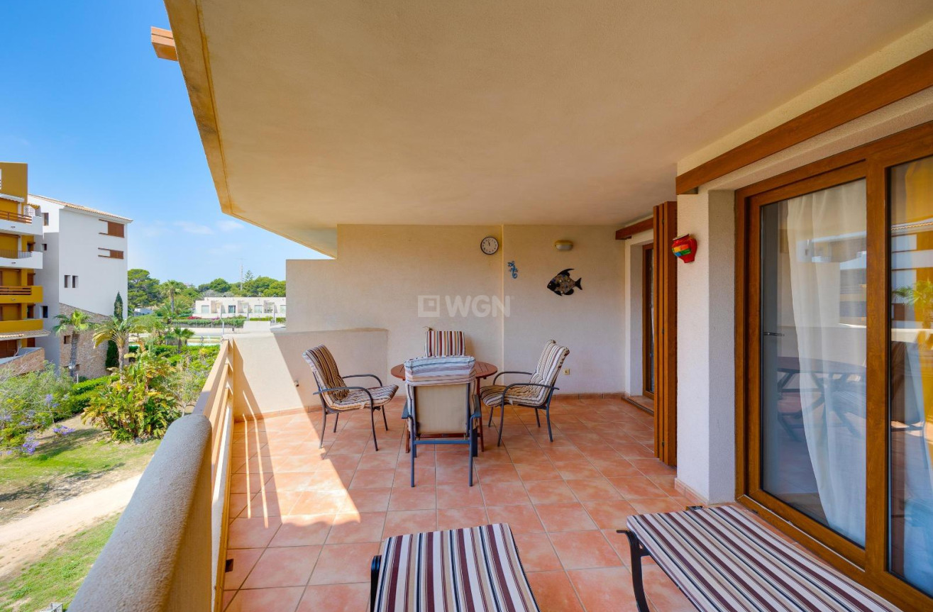 Odsprzedaż - Mieszkanie w bloku - Torrevieja - Punta Prima