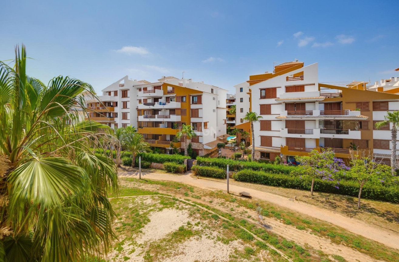 Odsprzedaż - Mieszkanie w bloku - Torrevieja - Punta Prima
