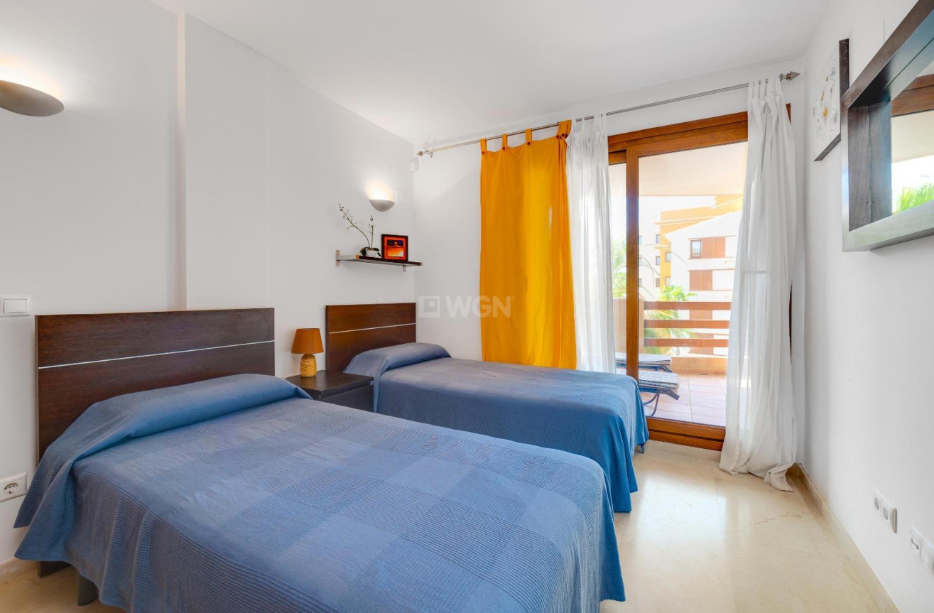 Odsprzedaż - Mieszkanie w bloku - Torrevieja - Punta Prima