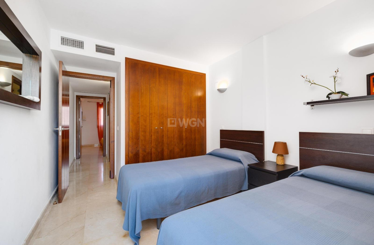 Odsprzedaż - Mieszkanie w bloku - Torrevieja - Punta Prima