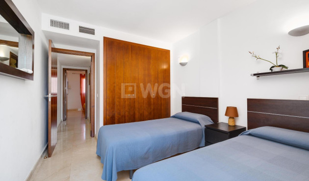 Odsprzedaż - Mieszkanie w bloku - Torrevieja - Punta Prima
