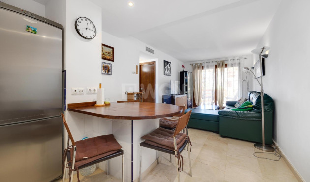 Odsprzedaż - Mieszkanie w bloku - Torrevieja - Punta Prima