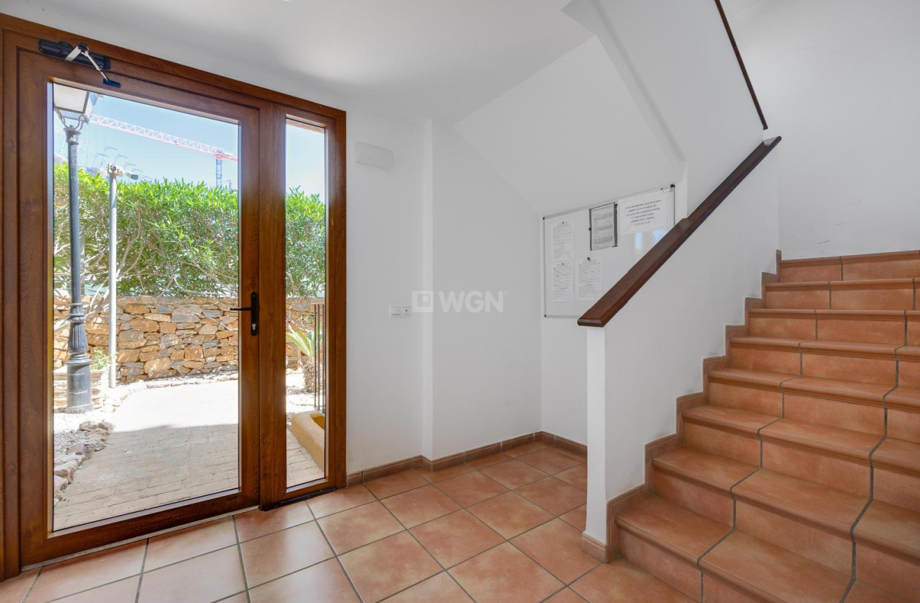 Odsprzedaż - Mieszkanie w bloku - Torrevieja - Punta Prima