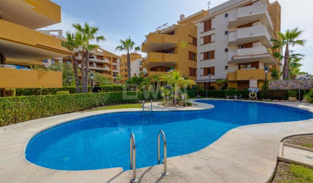 Odsprzedaż - Mieszkanie w bloku - Torrevieja - Punta Prima