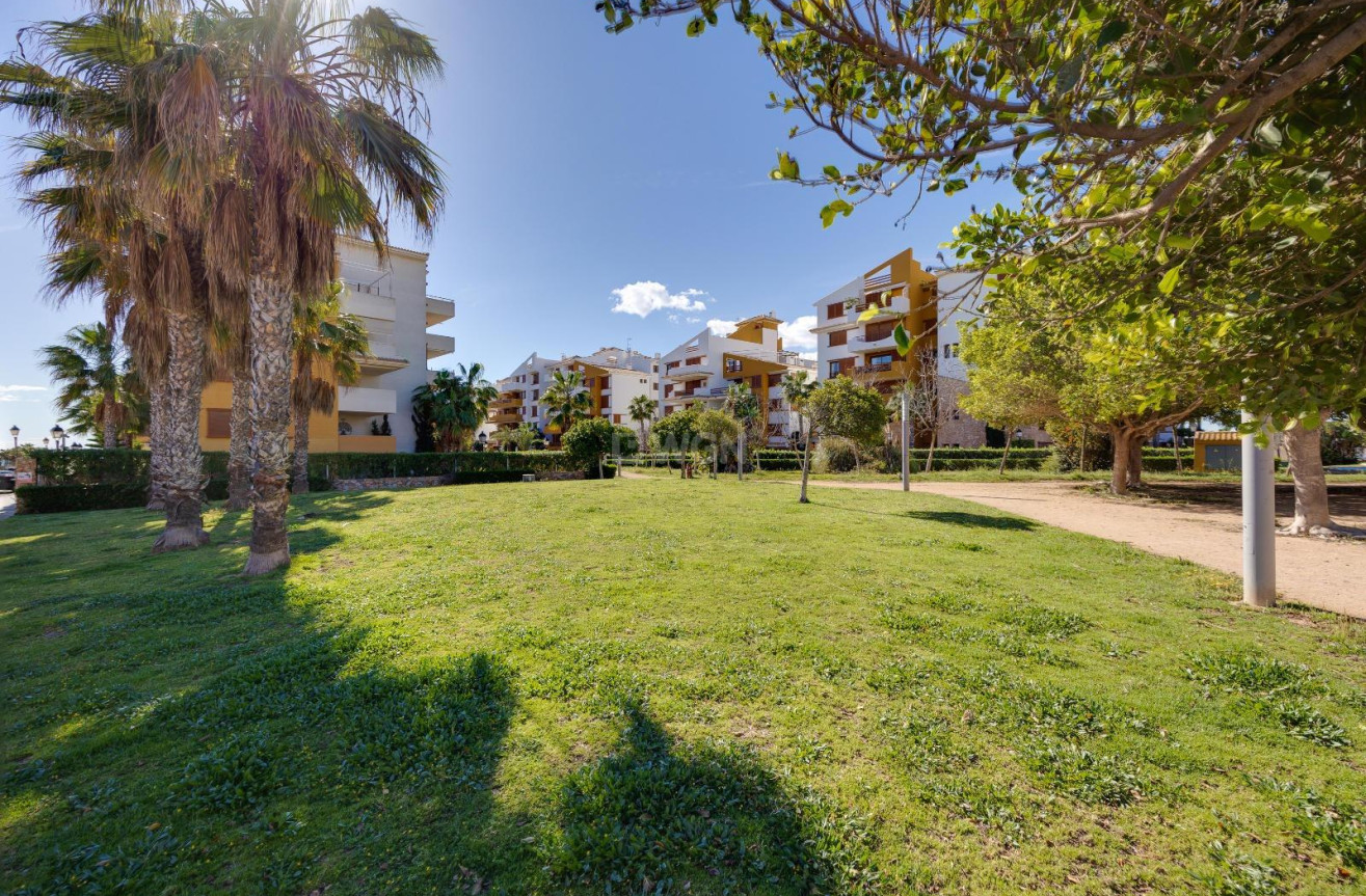Odsprzedaż - Mieszkanie w bloku - Torrevieja - Punta Prima