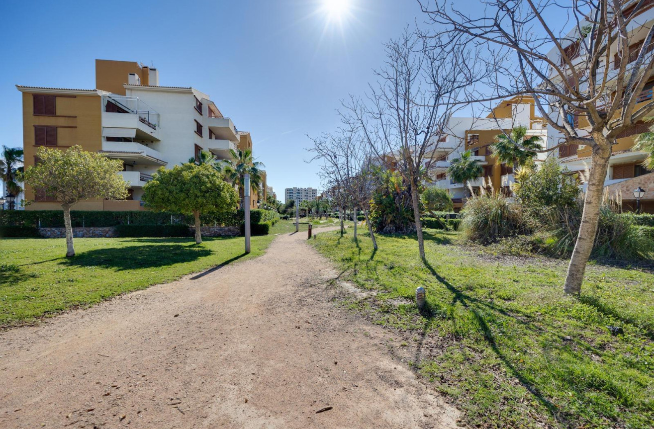 Odsprzedaż - Mieszkanie w bloku - Torrevieja - Punta Prima