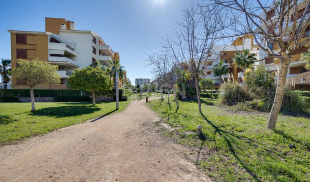 Odsprzedaż - Mieszkanie w bloku - Torrevieja - Punta Prima