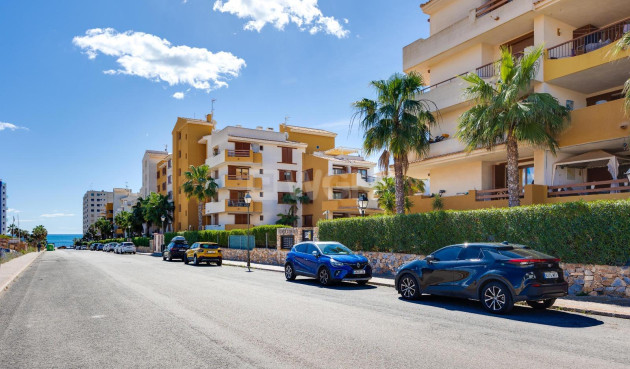 Odsprzedaż - Mieszkanie w bloku - Torrevieja - Punta Prima